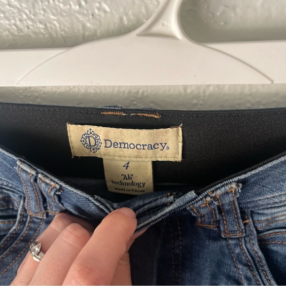 Democracy Jeans Women's 4 Ab Technology Stretch Medium Wash Skinny - Picture 6 of 8